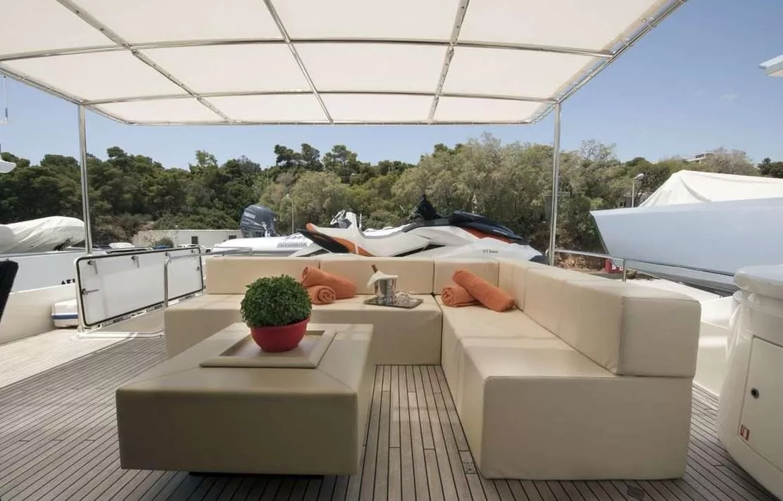 https://dev-api.arconyachts.com/storage/media/20403/conversions/818_6868409327-optimize.webp