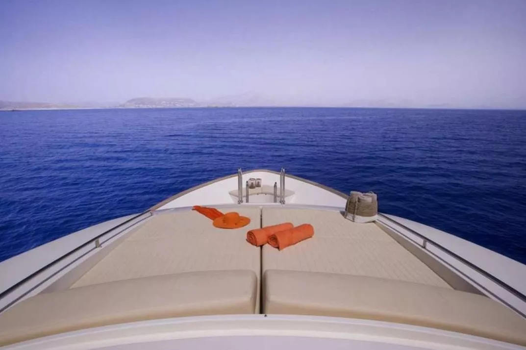 https://dev-api.arconyachts.com/storage/media/20415/conversions/818_1823888642-optimize.webp