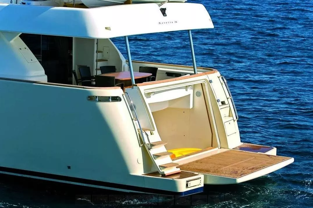 https://dev-api.arconyachts.com/storage/media/20416/conversions/818_4783901073-optimize.webp