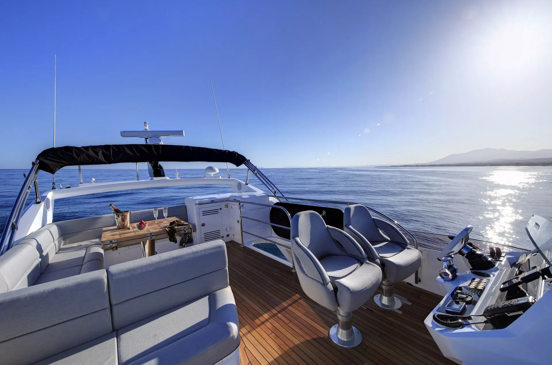 https://dev-api.arconyachts.com/storage/media/20515/conversions/815_0365086481-optimize.webp
