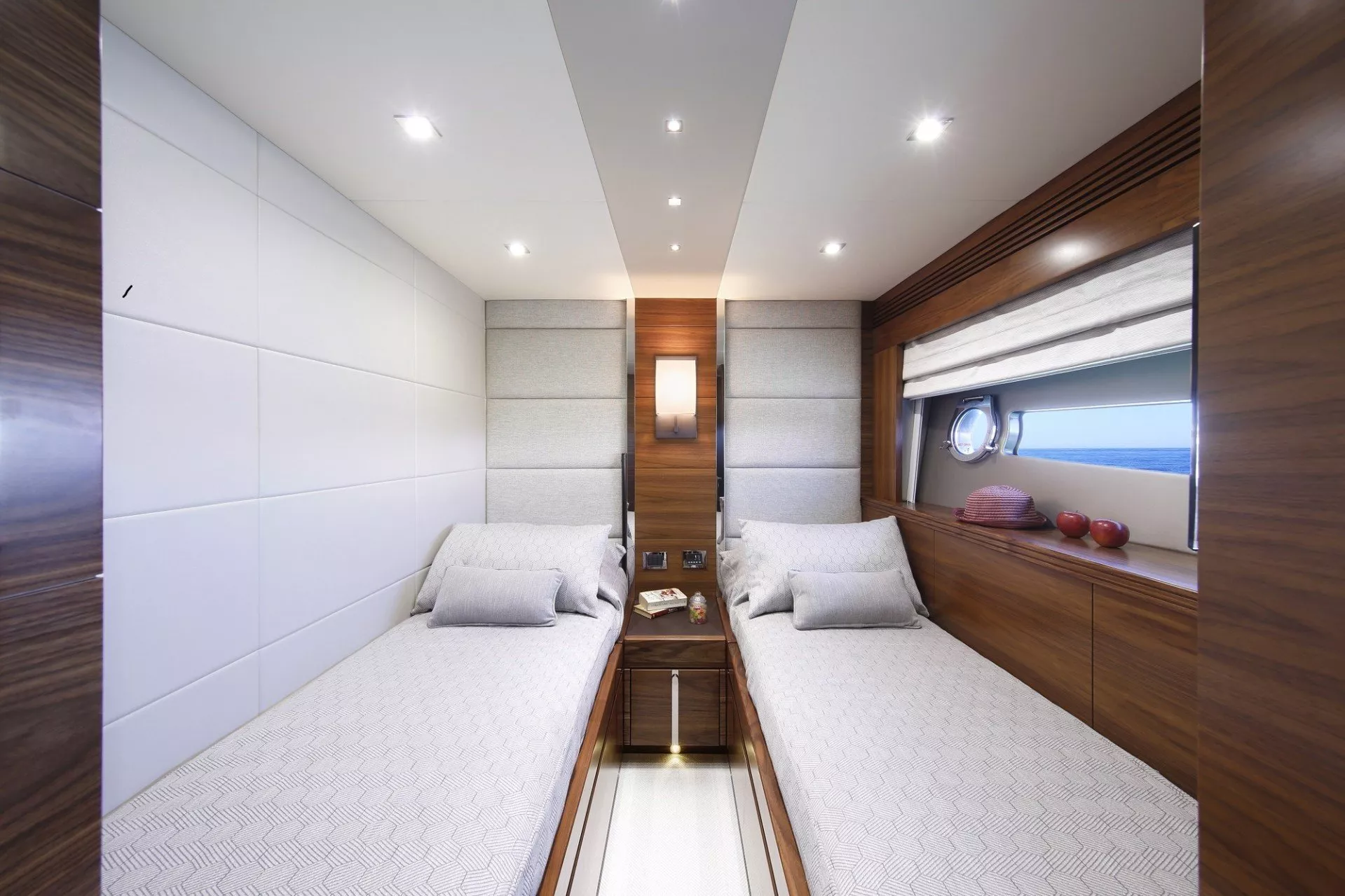 https://dev-api.arconyachts.com/storage/media/20519/conversions/815_7352399124-optimize.webp