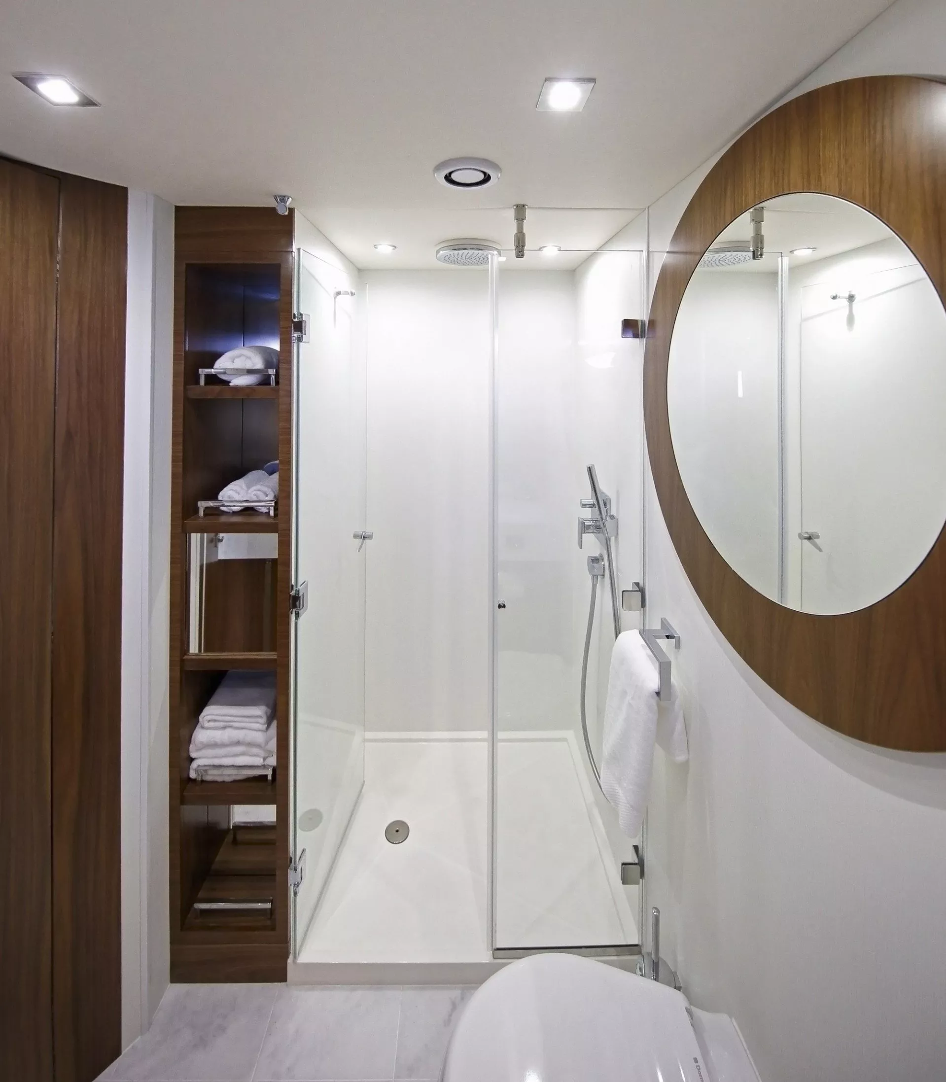 https://dev-api.arconyachts.com/storage/media/20522/conversions/815_6722210413-optimize.webp