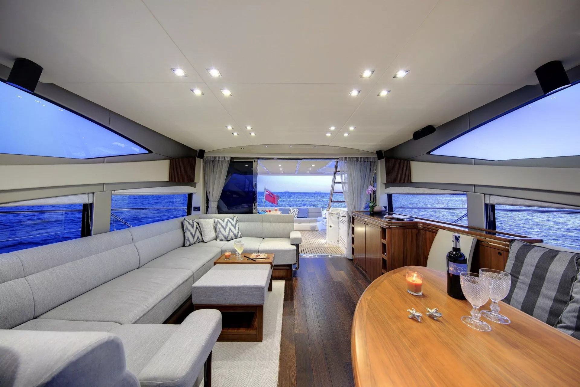 https://dev-api.arconyachts.com/storage/media/20525/conversions/815_4475891885-optimize.webp