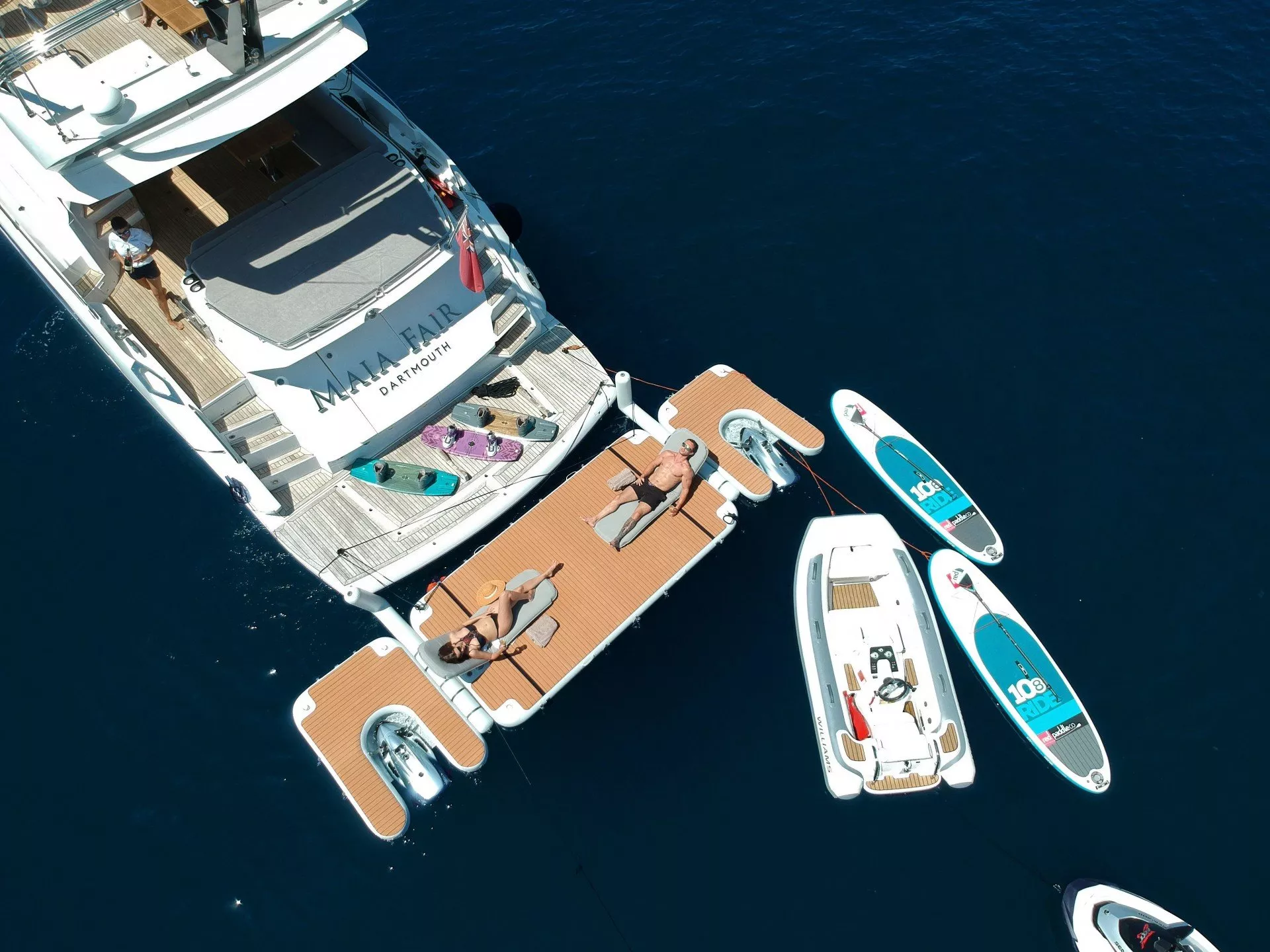 https://dev-api.arconyachts.com/storage/media/20529/conversions/815_9054234780-optimize.webp