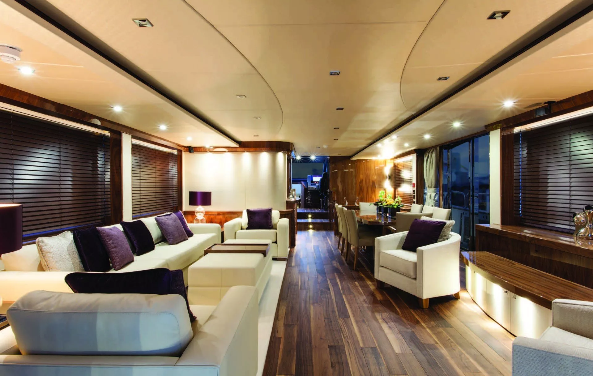 https://dev-api.arconyachts.com/storage/media/20587/conversions/811_1442844921-optimize.webp