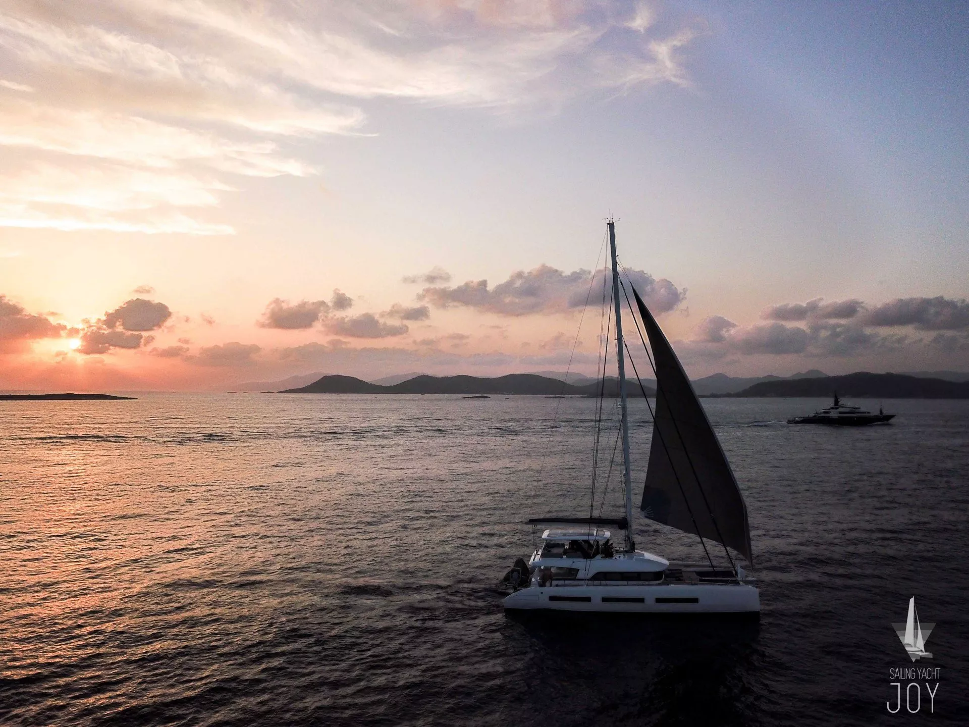 https://dev-api.arconyachts.com/storage/media/20595/conversions/810_7725616378-optimize.webp