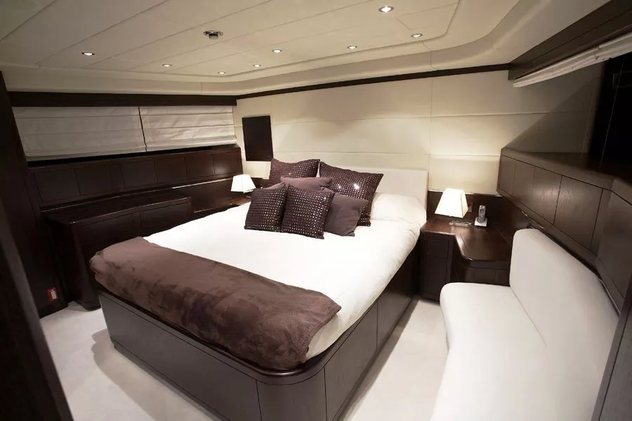 https://dev-api.arconyachts.com/storage/media/20637/conversions/809_0577954443-optimize.webp
