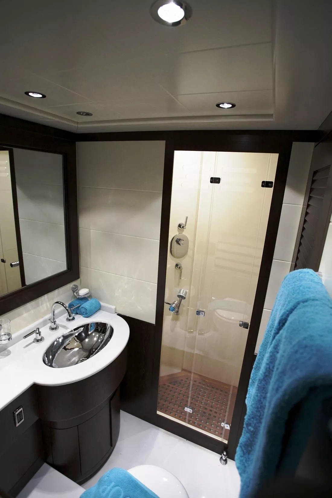 https://dev-api.arconyachts.com/storage/media/20638/conversions/809_0775397295-optimize.webp
