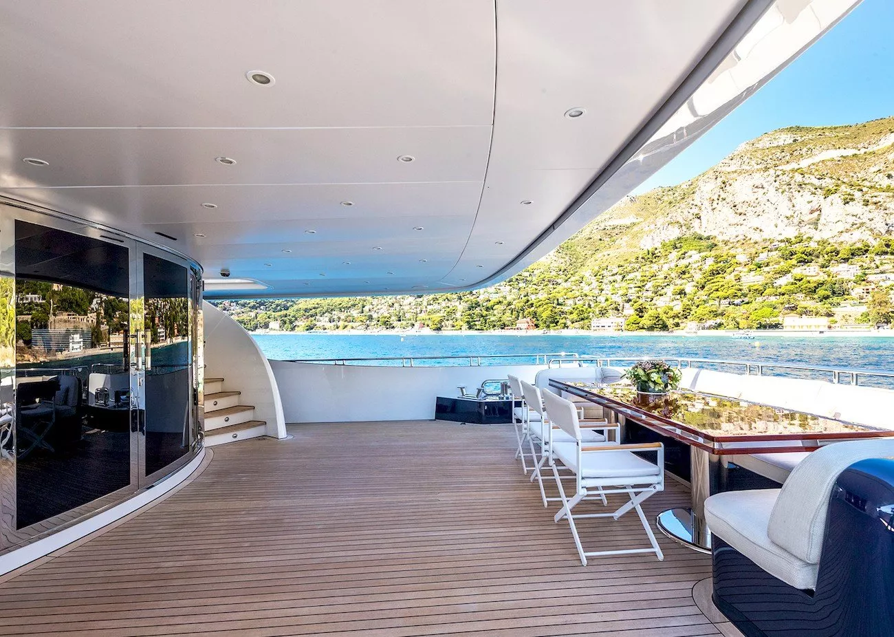 https://dev-api.arconyachts.com/storage/media/20651/conversions/808_3445970433-optimize.webp