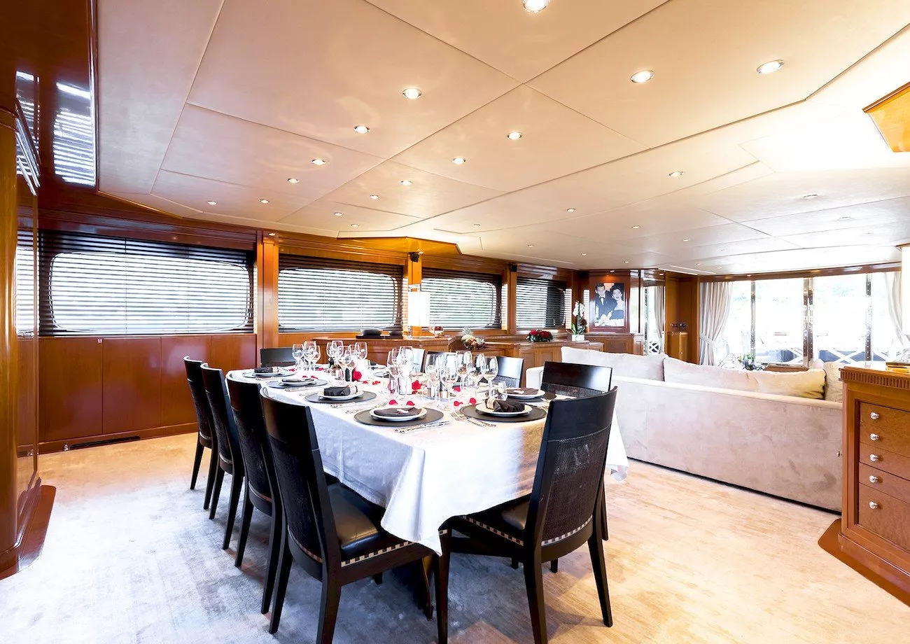 https://dev-api.arconyachts.com/storage/media/20653/conversions/808_7174671540-optimize.webp