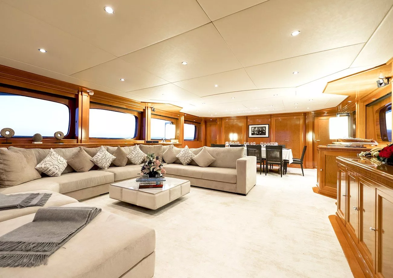 https://dev-api.arconyachts.com/storage/media/20660/conversions/808_4540914838-optimize.webp