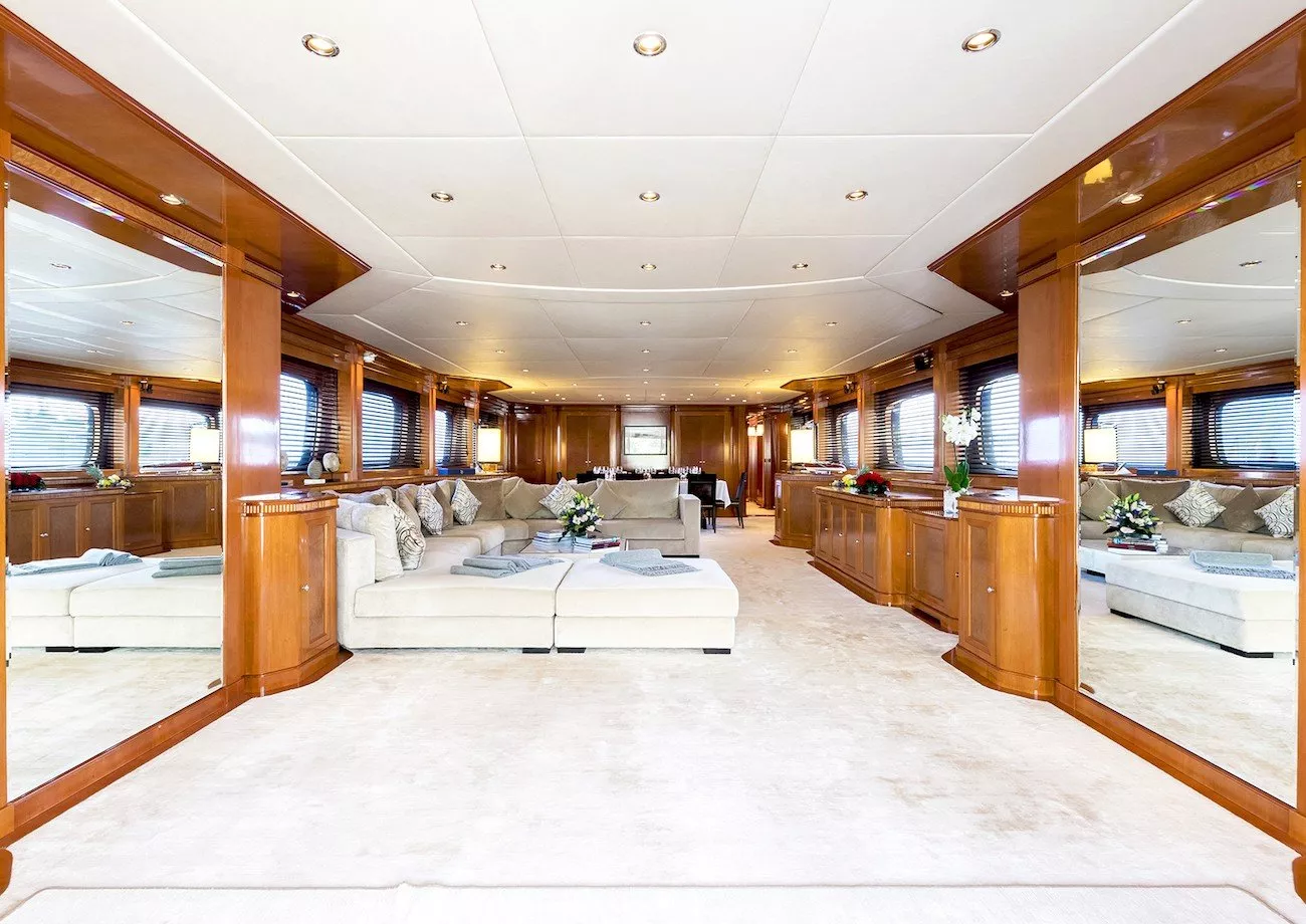 https://dev-api.arconyachts.com/storage/media/20661/conversions/808_9774080816-optimize.webp