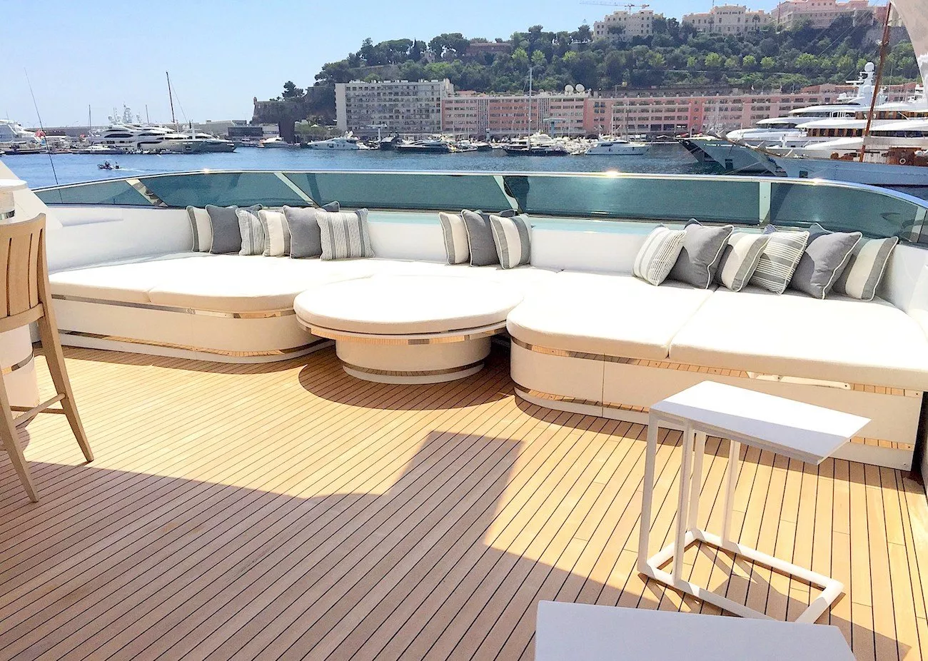 https://dev-api.arconyachts.com/storage/media/20666/conversions/808_5653329432-optimize.webp