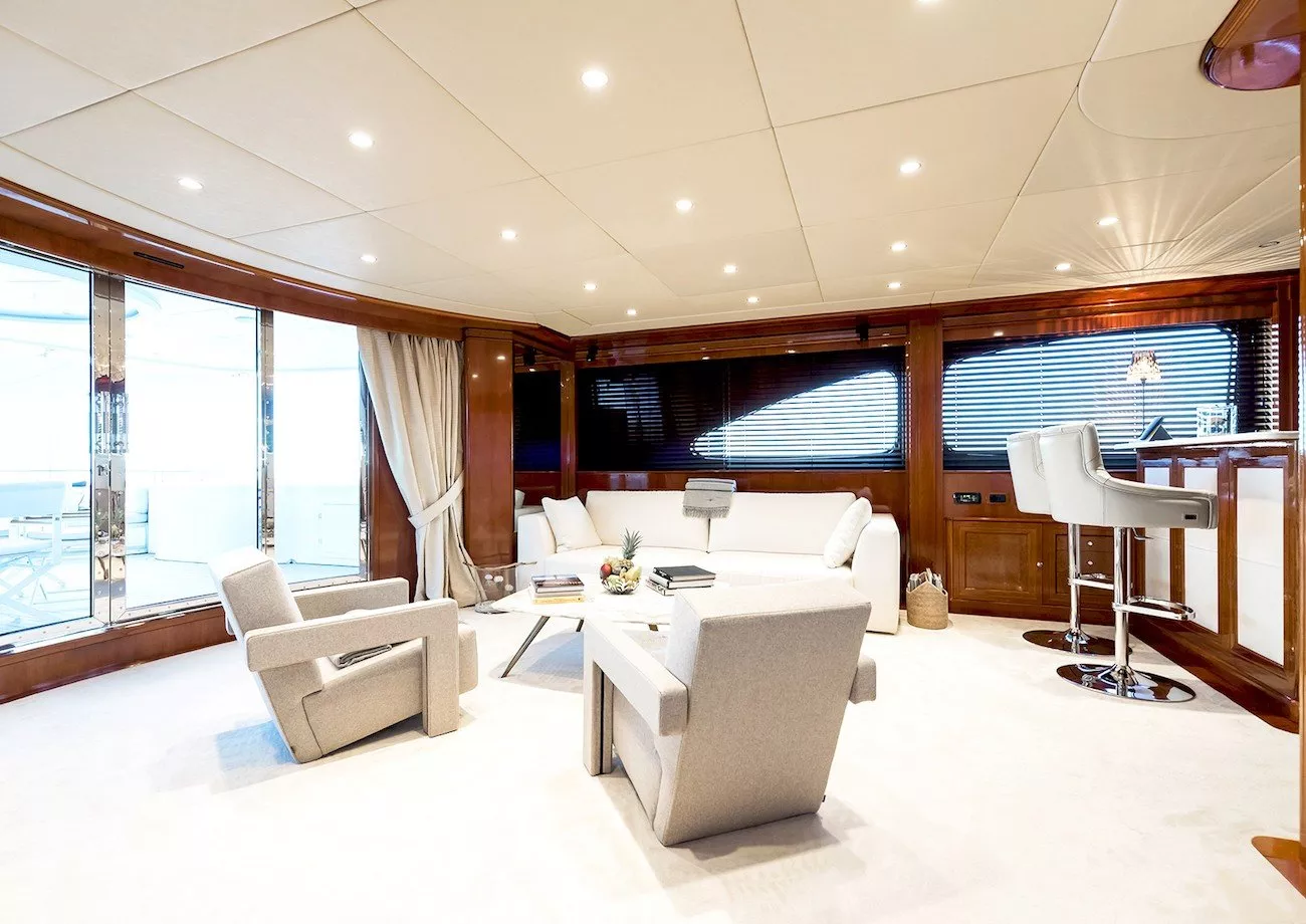 https://dev-api.arconyachts.com/storage/media/20669/conversions/808_8528640136-optimize.webp
