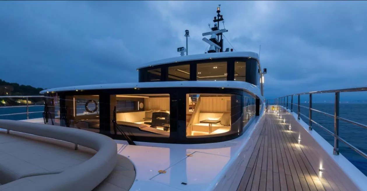 https://dev-api.arconyachts.com/storage/media/20679/conversions/807_8506431934-optimize.webp