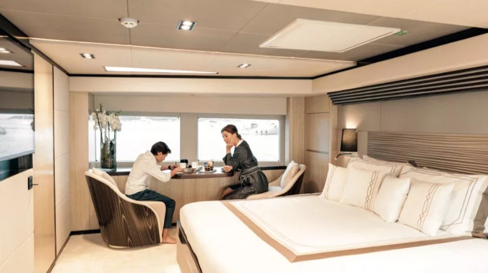 https://dev-api.arconyachts.com/storage/media/20682/conversions/807_3745231072-optimize.webp