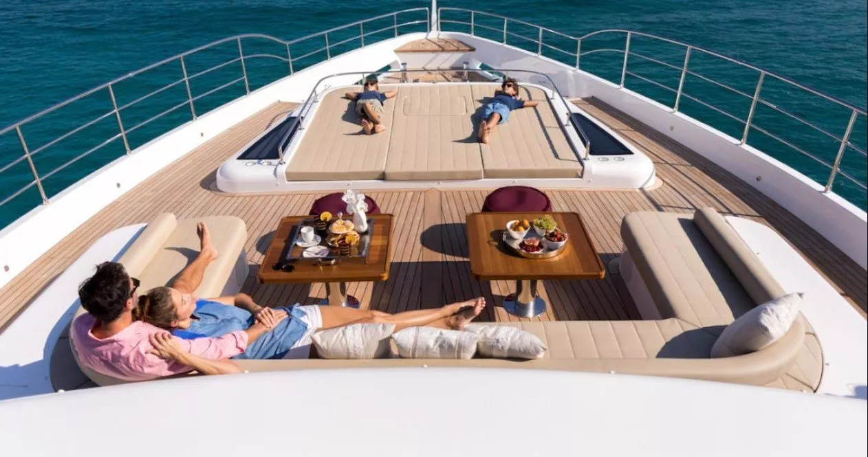 https://dev-api.arconyachts.com/storage/media/20686/conversions/807_0028950682-optimize.webp