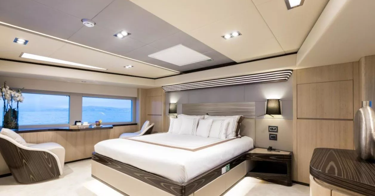 https://dev-api.arconyachts.com/storage/media/20688/conversions/807_6378597269-optimize.webp