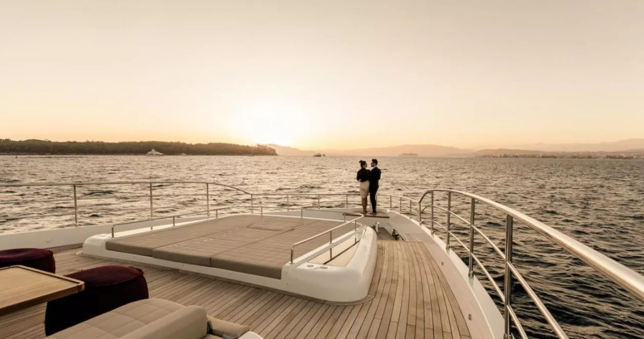 https://dev-api.arconyachts.com/storage/media/20694/conversions/807_7829768540-optimize.webp