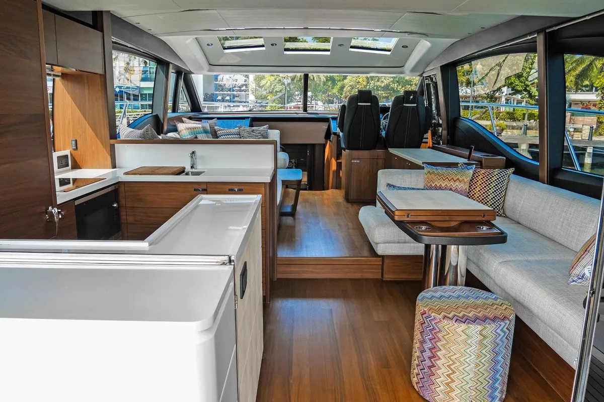 https://dev-api.arconyachts.com/storage/media/20709/conversions/806_0971033877-optimize.webp