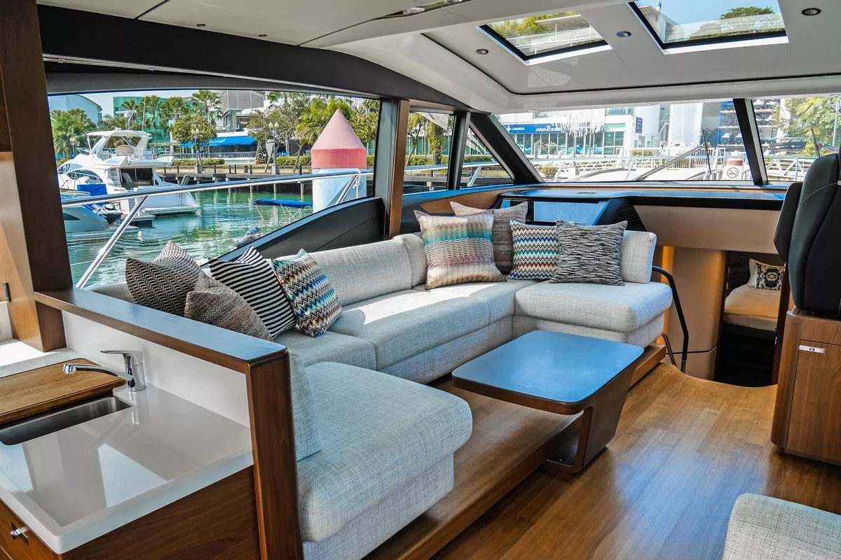 https://dev-api.arconyachts.com/storage/media/20710/conversions/806_9917676191-optimize.webp