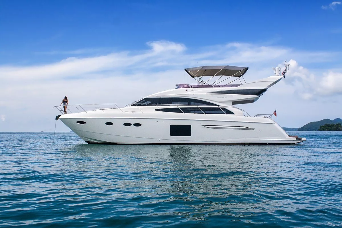 https://dev-api.arconyachts.com/storage/media/20717/conversions/805_2580657211-optimize.webp