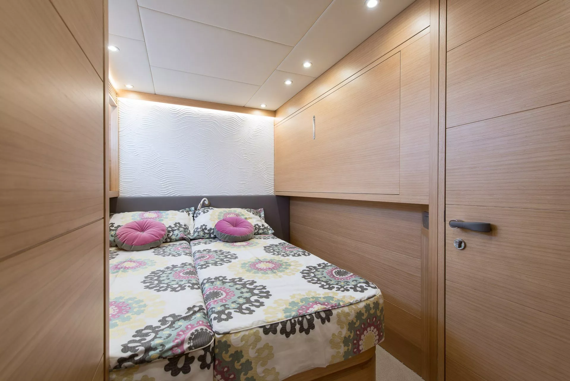https://dev-api.arconyachts.com/storage/media/20755/conversions/803_0287656543-optimize.webp