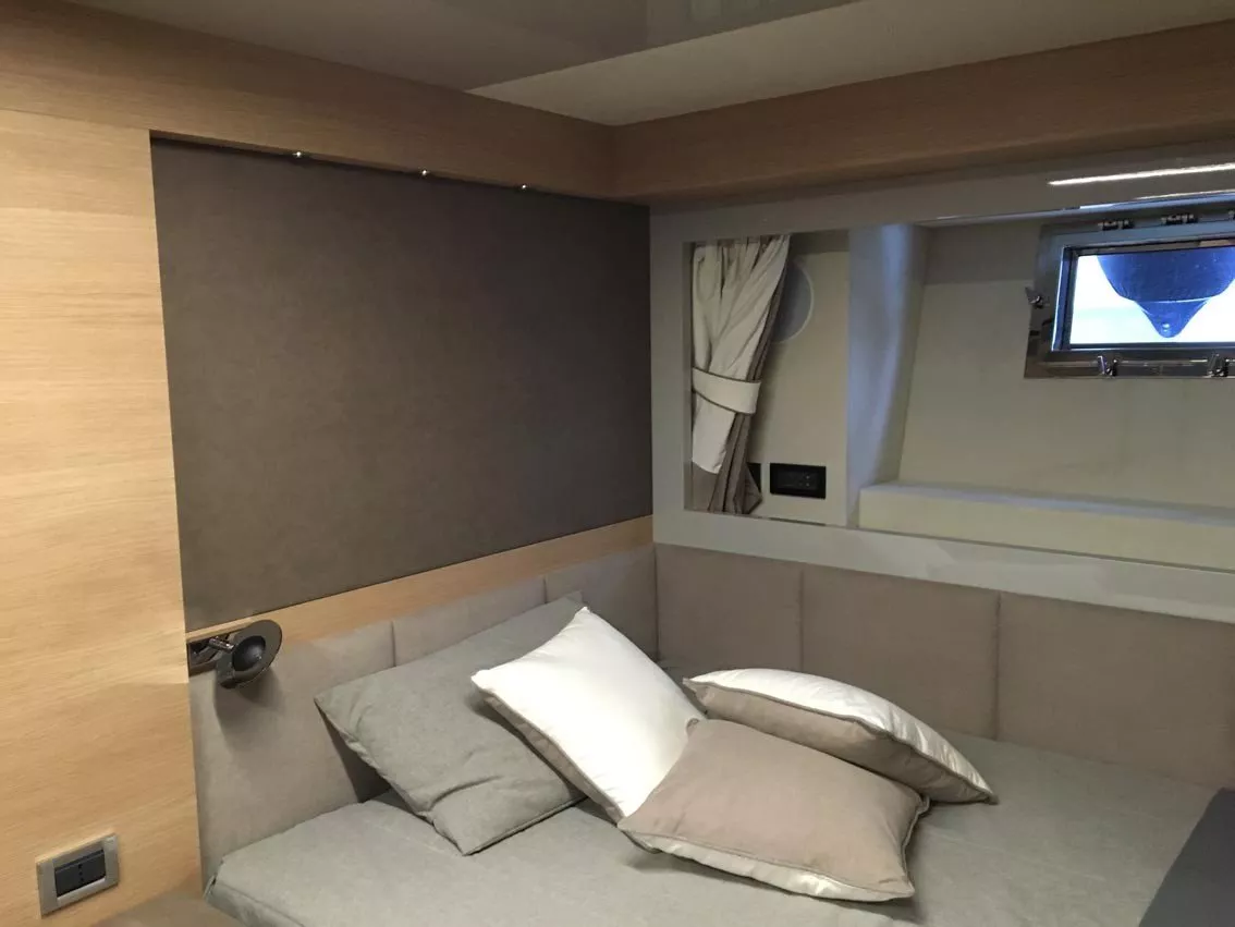 https://dev-api.arconyachts.com/storage/media/20768/conversions/802_6829070990-optimize.webp