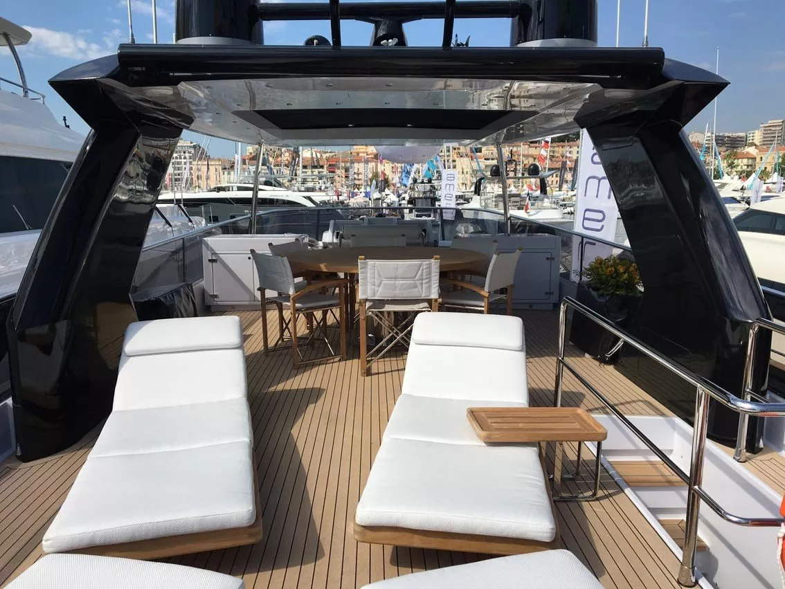 https://dev-api.arconyachts.com/storage/media/20771/conversions/802_5744774659-optimize.webp