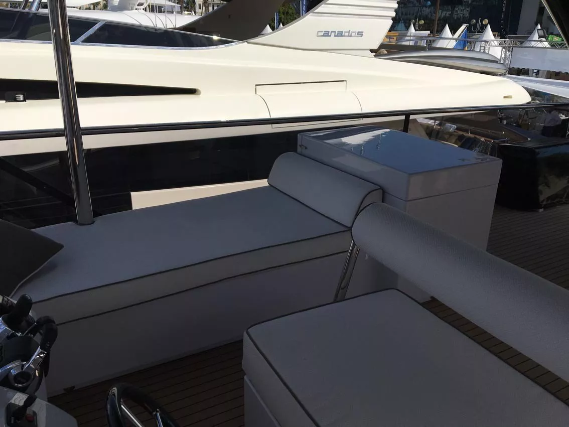 https://dev-api.arconyachts.com/storage/media/20772/conversions/802_4894651249-optimize.webp