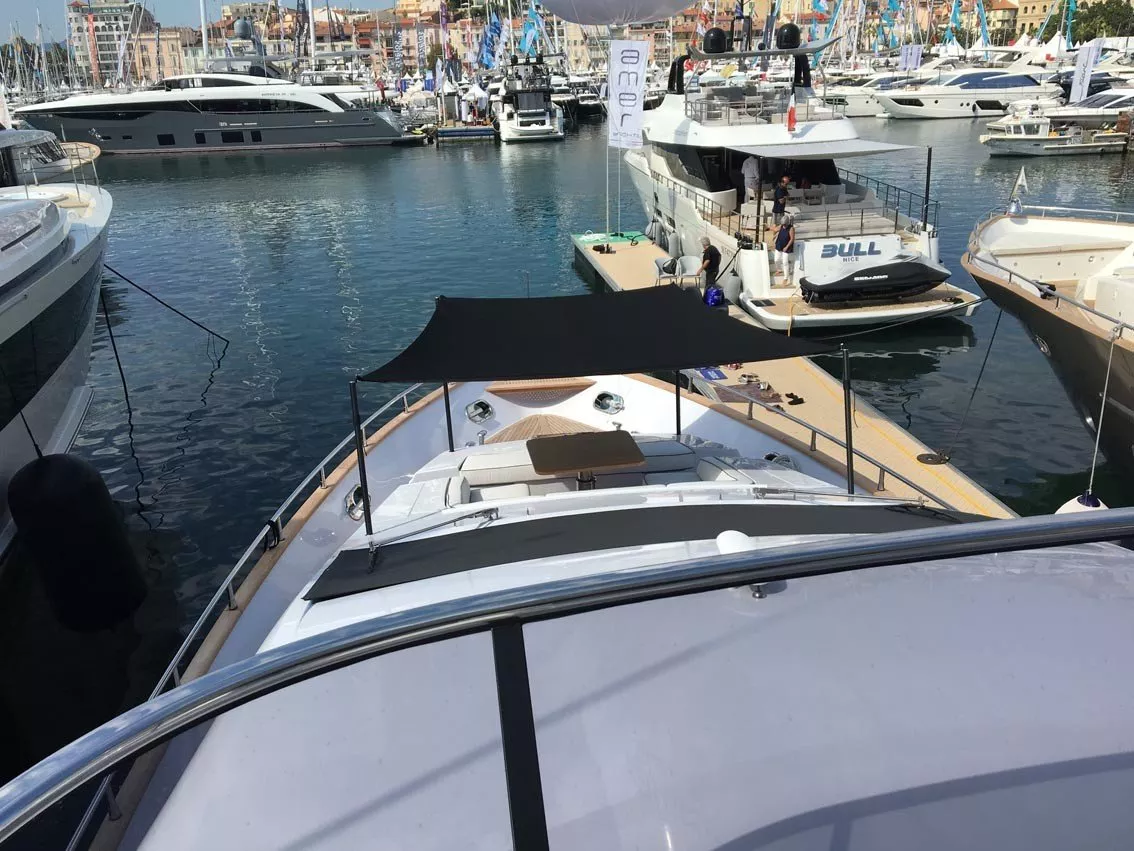 https://dev-api.arconyachts.com/storage/media/20773/conversions/802_0643616236-optimize.webp