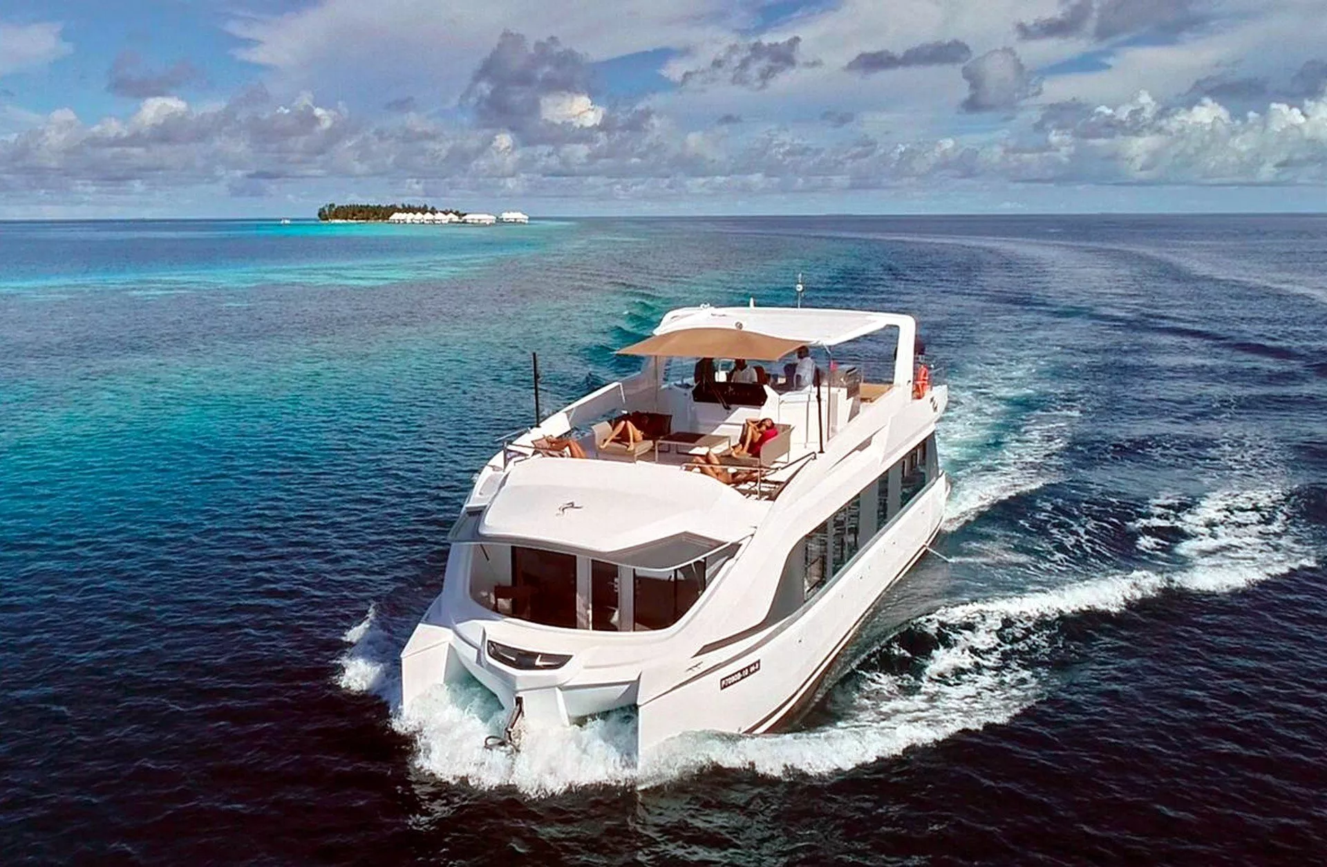 https://dev-api.arconyachts.com/storage/media/20779/conversions/801_1457231701-optimize.webp