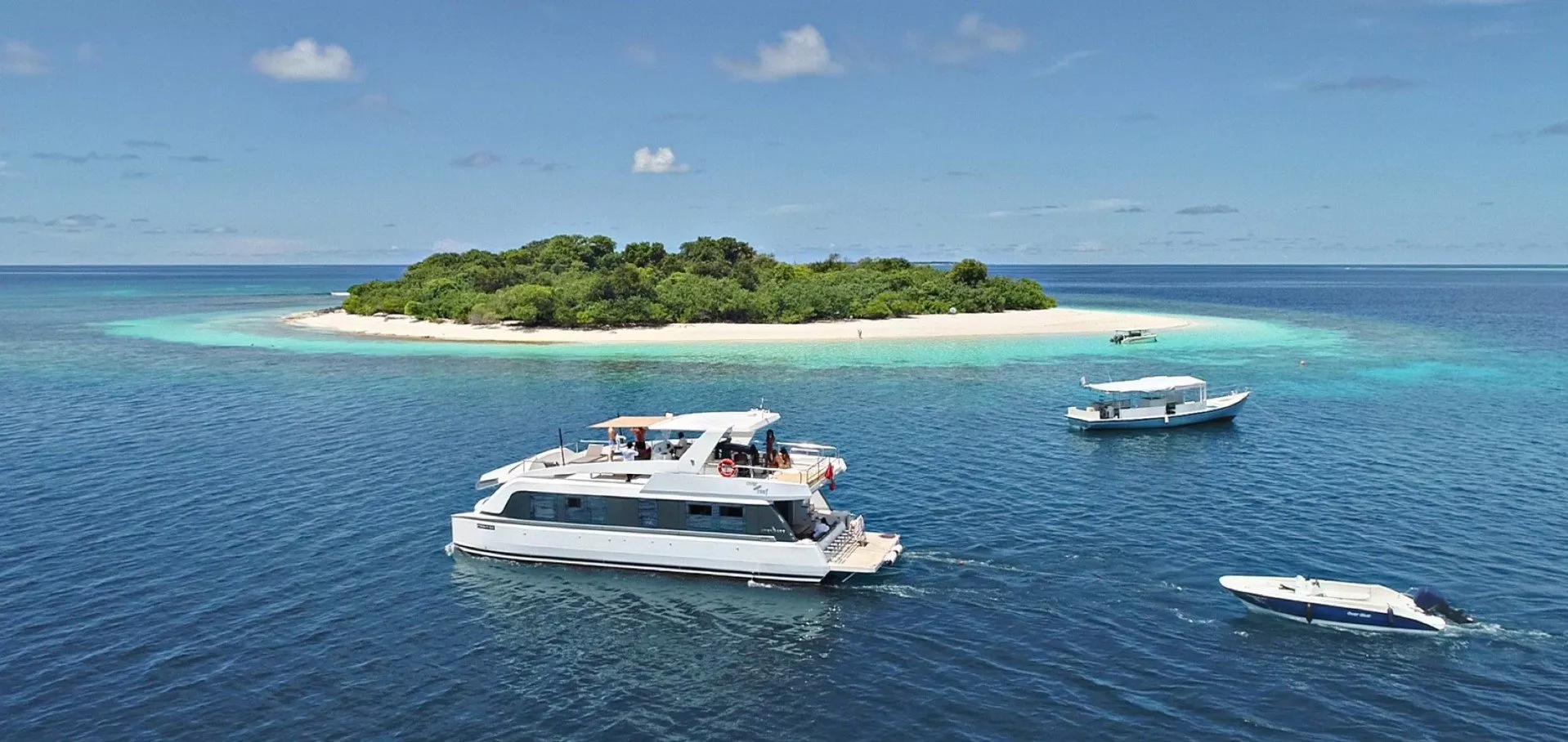 https://dev-api.arconyachts.com/storage/media/20781/conversions/801_5486266087-optimize.webp