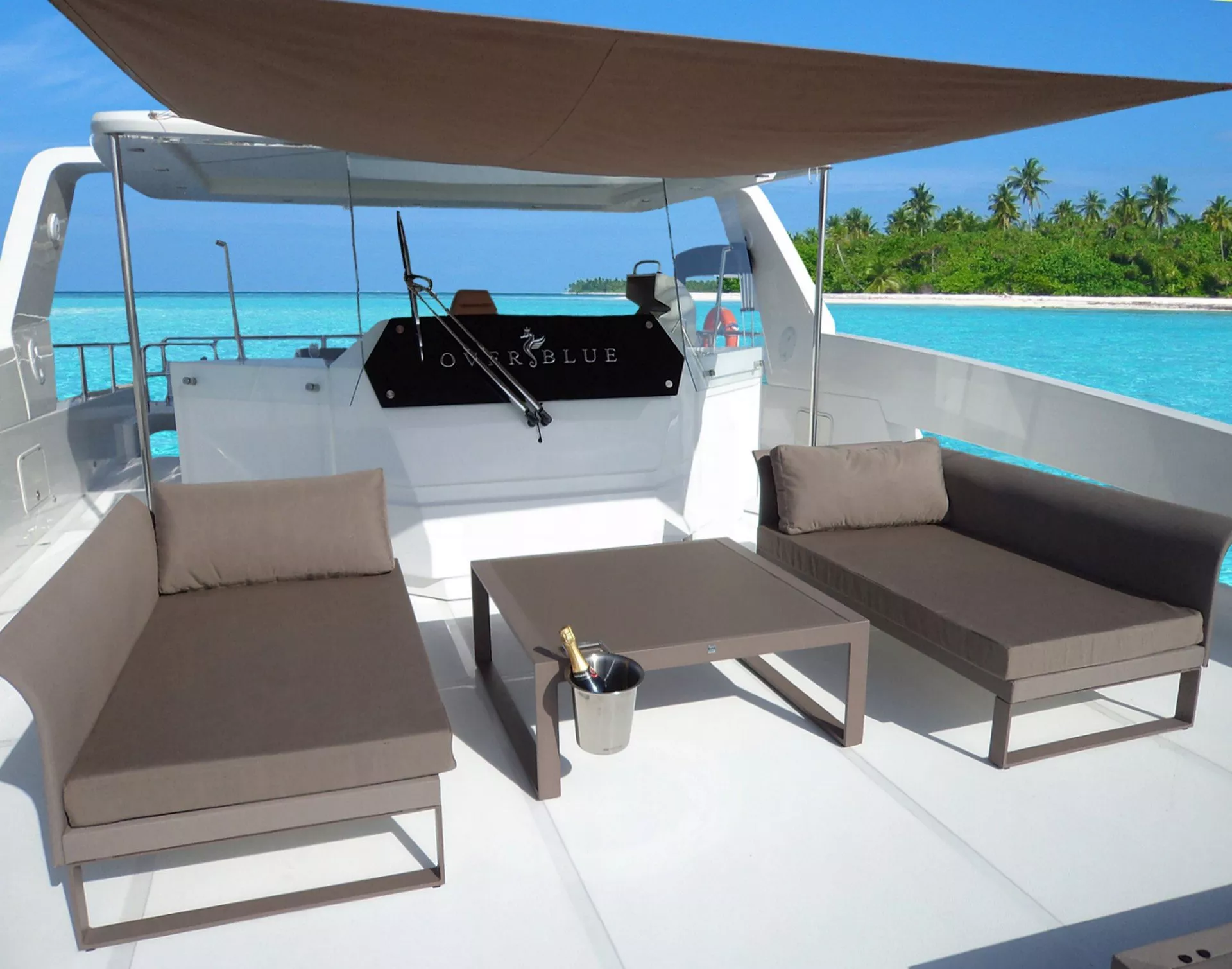 https://dev-api.arconyachts.com/storage/media/20787/conversions/801_2493399598-optimize.webp