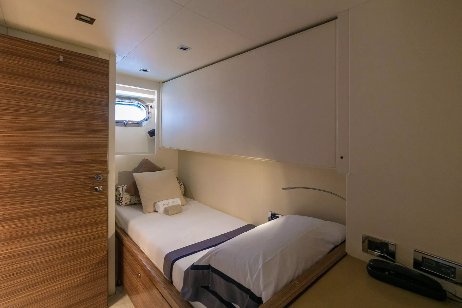 https://dev-api.arconyachts.com/storage/media/20799/conversions/80_9682855257-optimize.webp