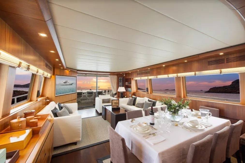 https://dev-api.arconyachts.com/storage/media/20881/conversions/796_2958536539-optimize.webp