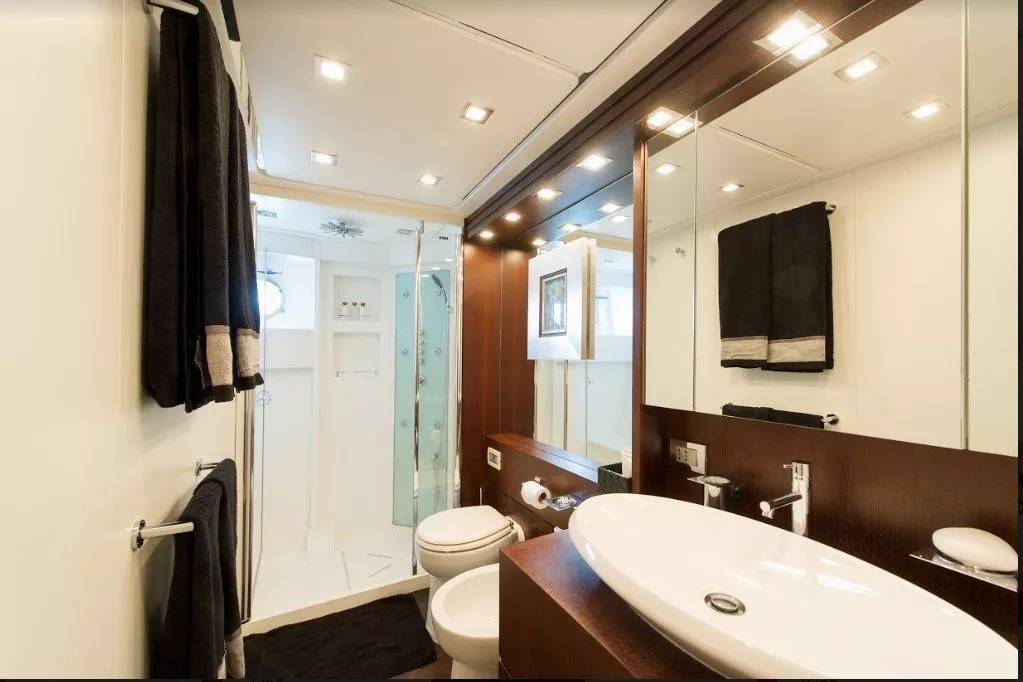 https://dev-api.arconyachts.com/storage/media/20884/conversions/796_3500310122-optimize.webp