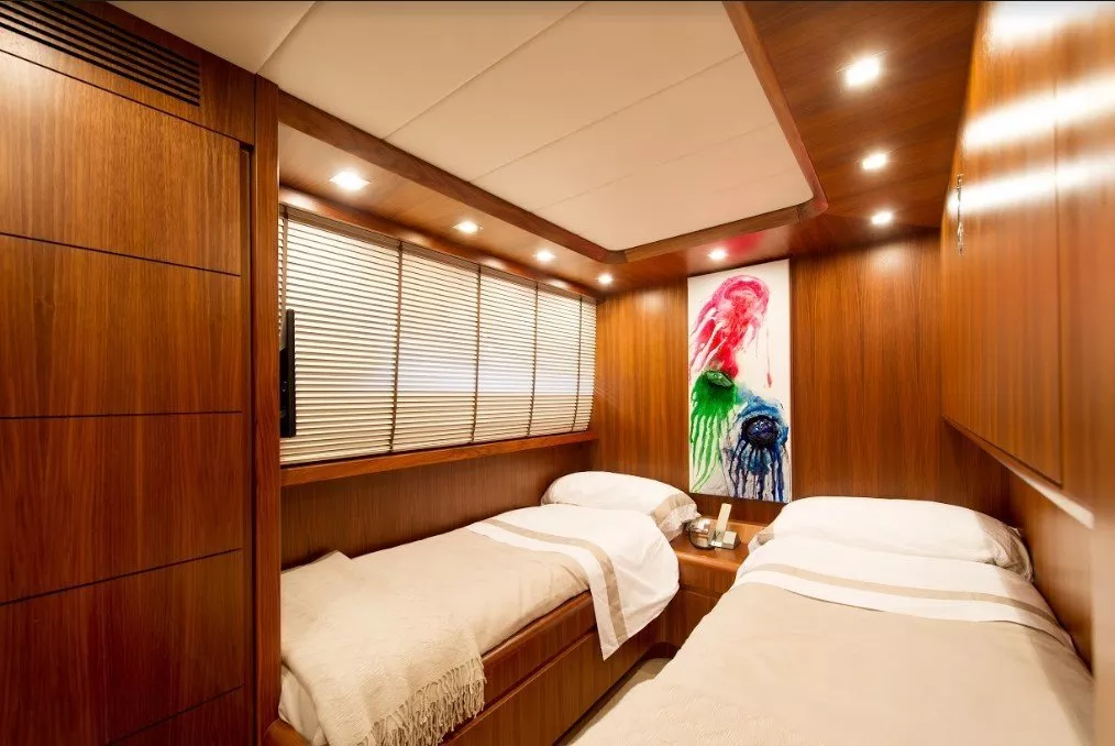 https://dev-api.arconyachts.com/storage/media/20885/conversions/796_9915552601-optimize.webp