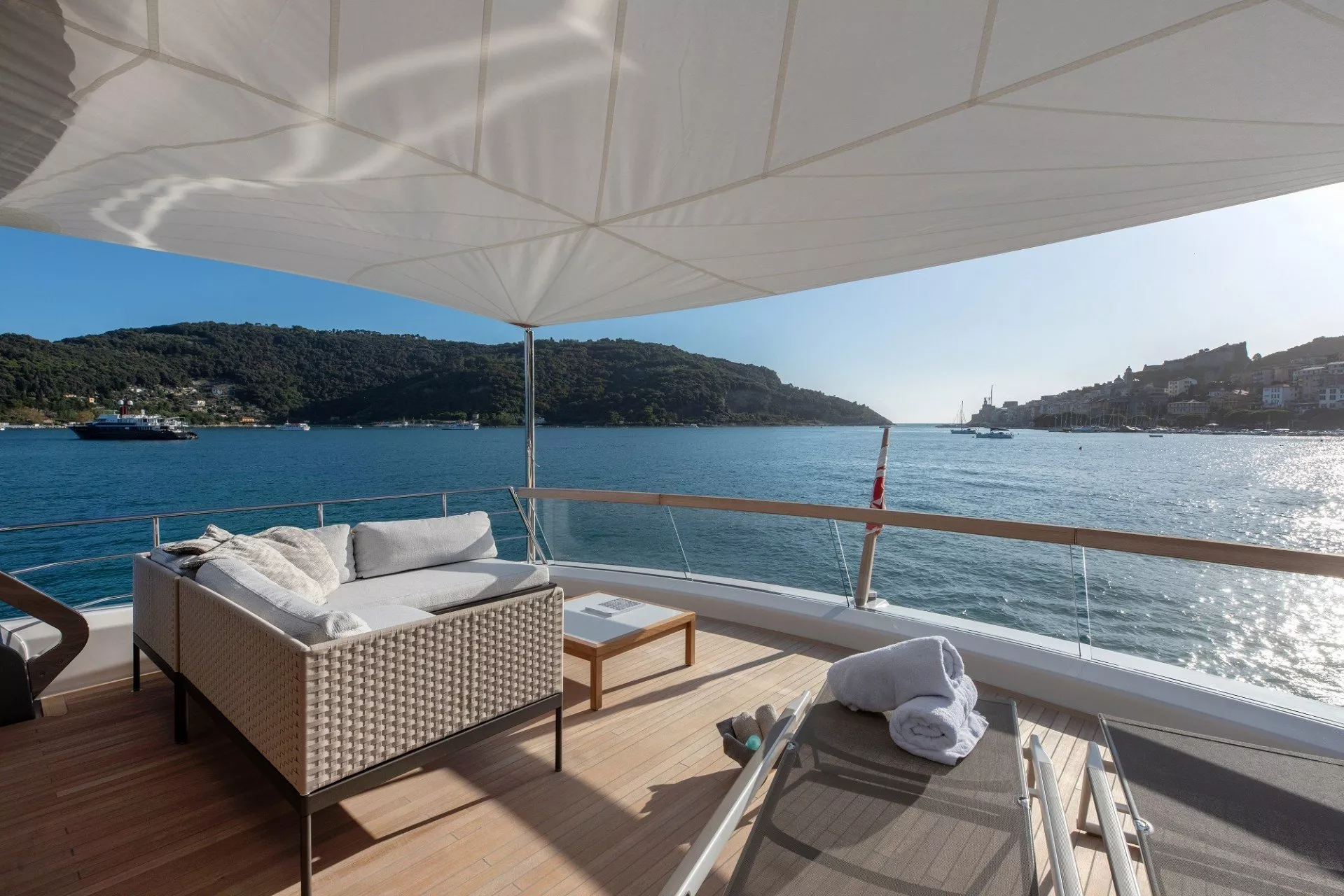https://dev-api.arconyachts.com/storage/media/20899/conversions/795_1720093343-optimize.webp