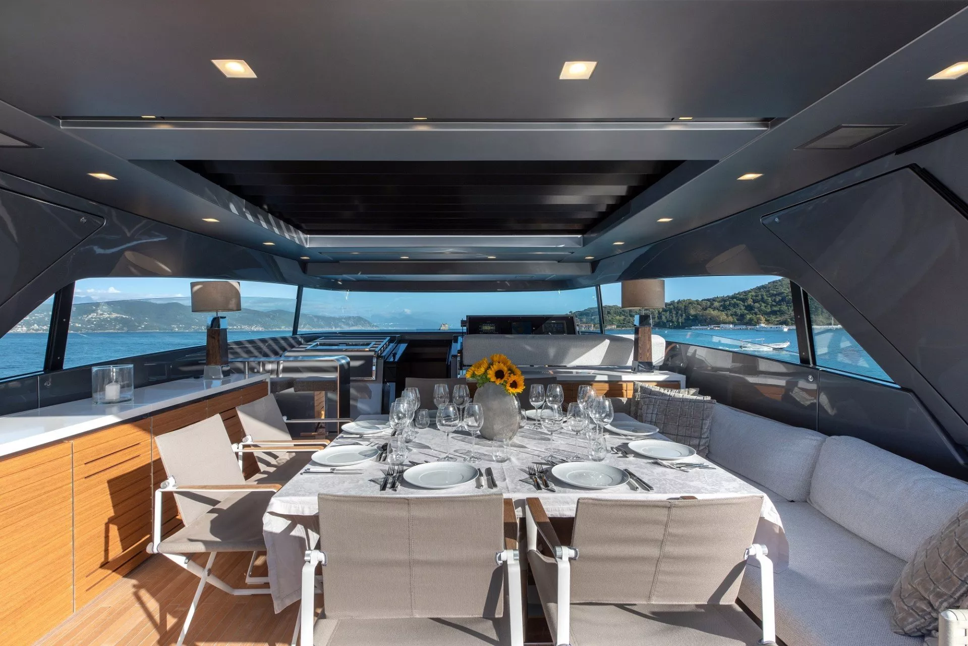https://dev-api.arconyachts.com/storage/media/20901/conversions/795_1375802755-optimize.webp