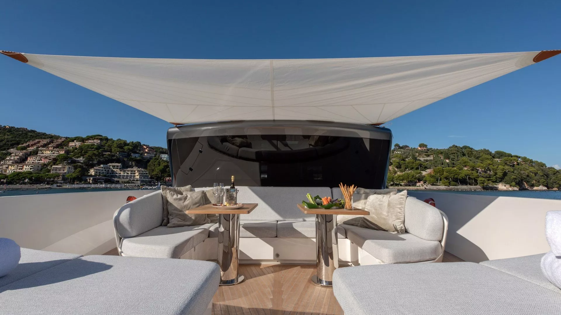 https://dev-api.arconyachts.com/storage/media/20904/conversions/795_9466422264-optimize.webp