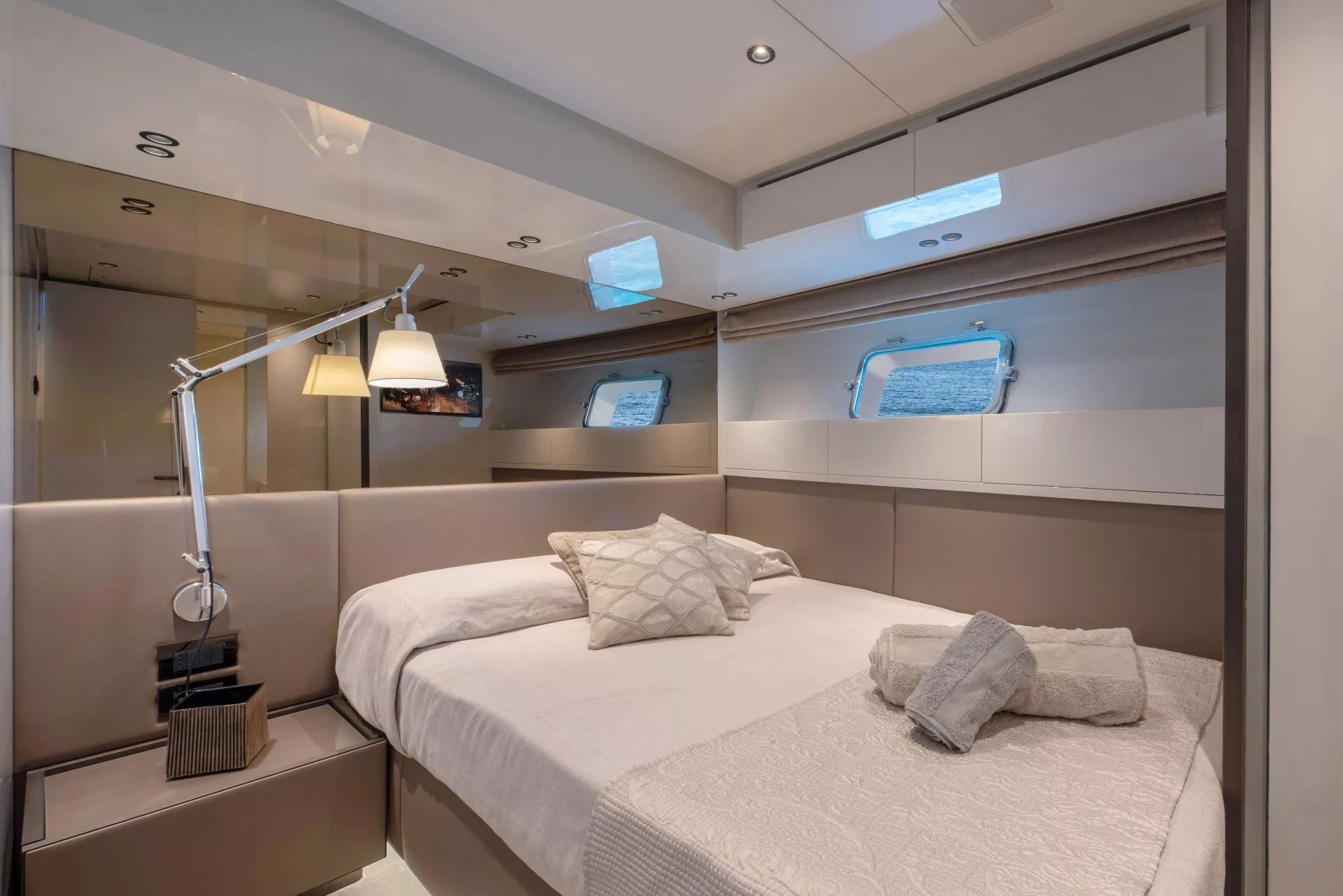 https://dev-api.arconyachts.com/storage/media/20915/conversions/795_6166383625-optimize.webp