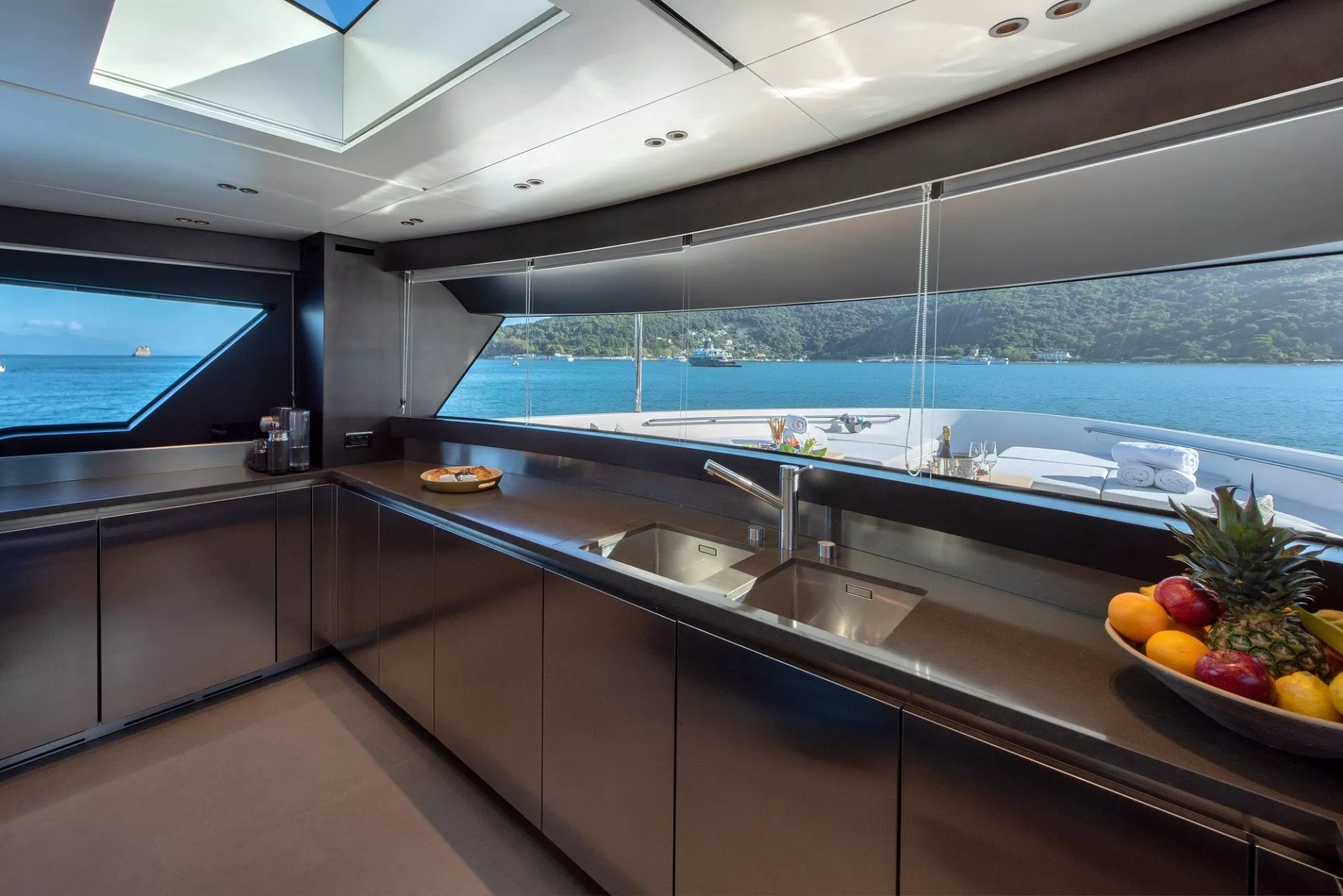 https://dev-api.arconyachts.com/storage/media/20919/conversions/795_7810943749-optimize.webp