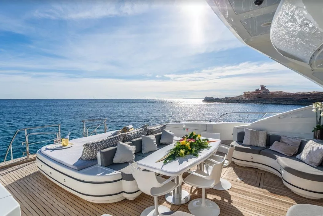 https://dev-api.arconyachts.com/storage/media/20928/conversions/794_5998272876-optimize.webp