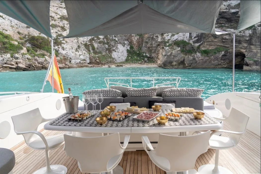 https://dev-api.arconyachts.com/storage/media/20931/conversions/794_4009523719-optimize.webp
