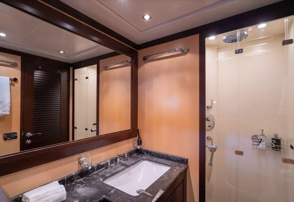 https://dev-api.arconyachts.com/storage/media/20944/conversions/794_3528317349-optimize.webp