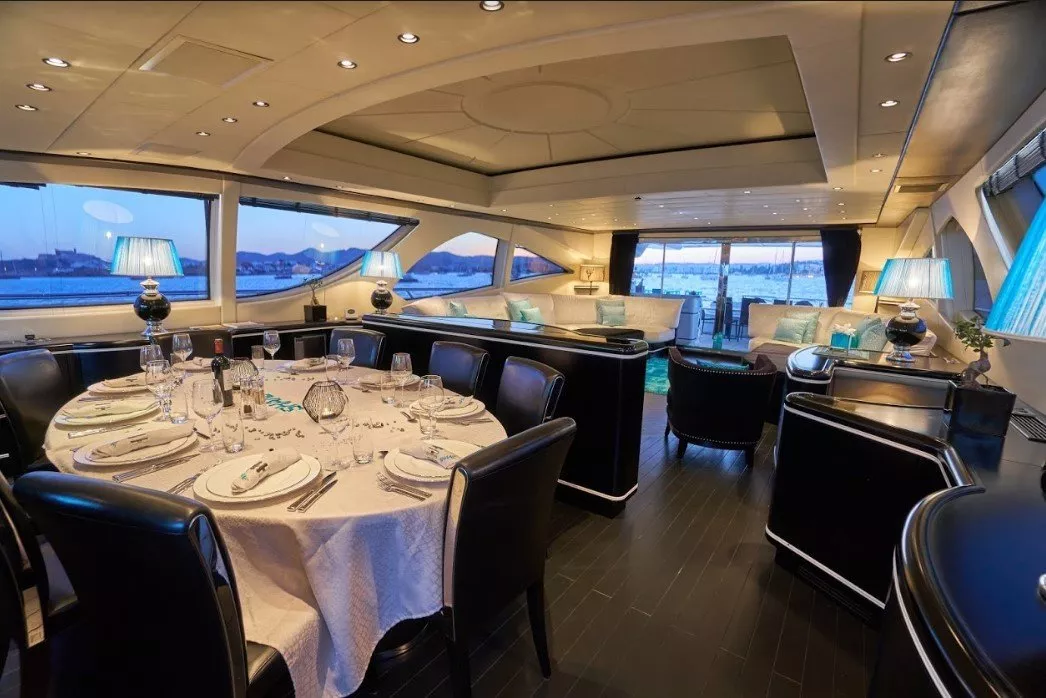 https://dev-api.arconyachts.com/storage/media/20970/conversions/792_1233642986-optimize.webp