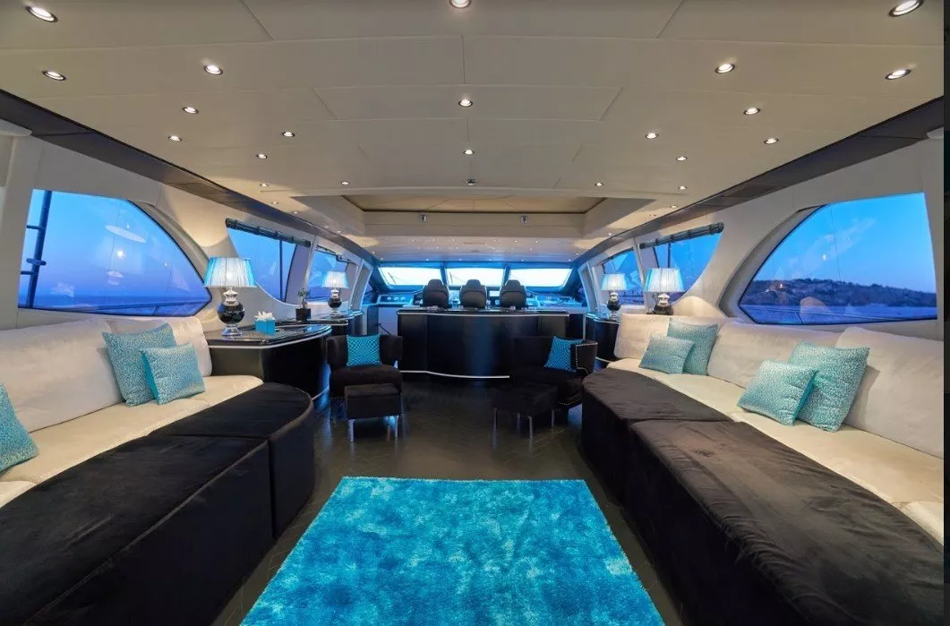 https://dev-api.arconyachts.com/storage/media/20971/conversions/792_7822431863-optimize.webp