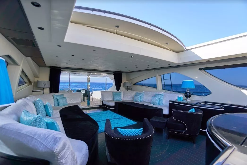 https://dev-api.arconyachts.com/storage/media/20972/conversions/792_3635186040-optimize.webp
