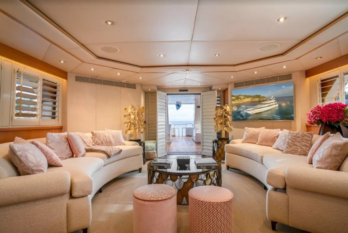 https://dev-api.arconyachts.com/storage/media/20999/conversions/791_3104743001-optimize.webp